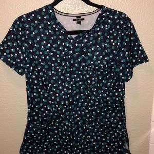 Elle scrub top